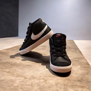 Toddler Nike Blazers size 7M